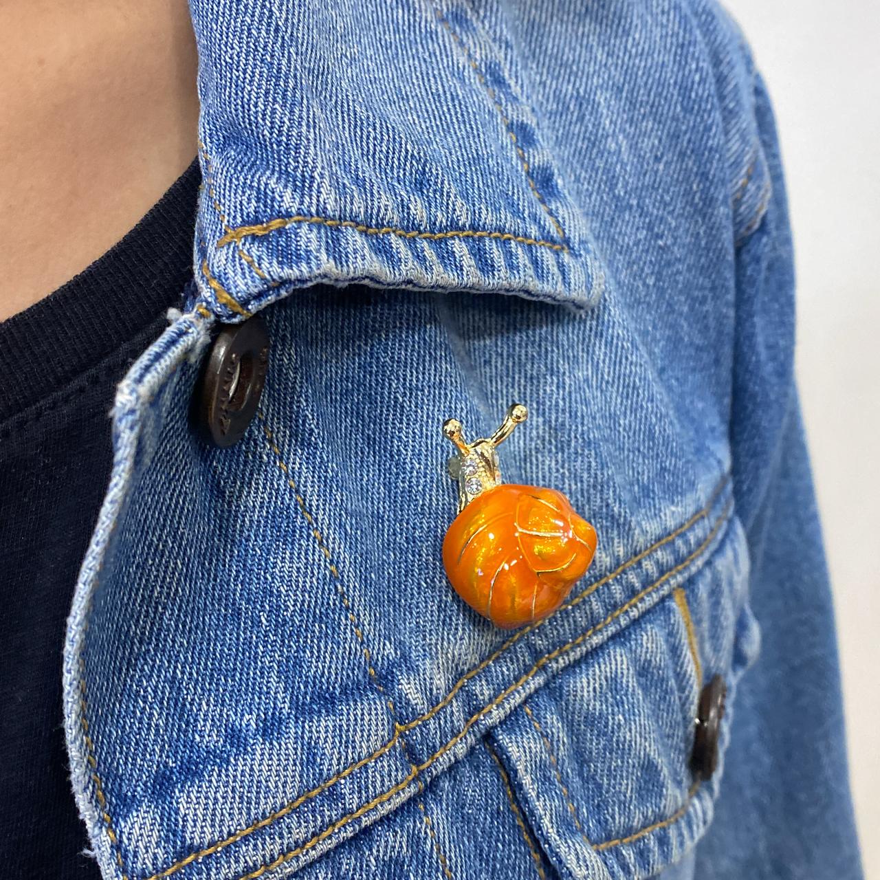 Prendedor DAJO Naranja