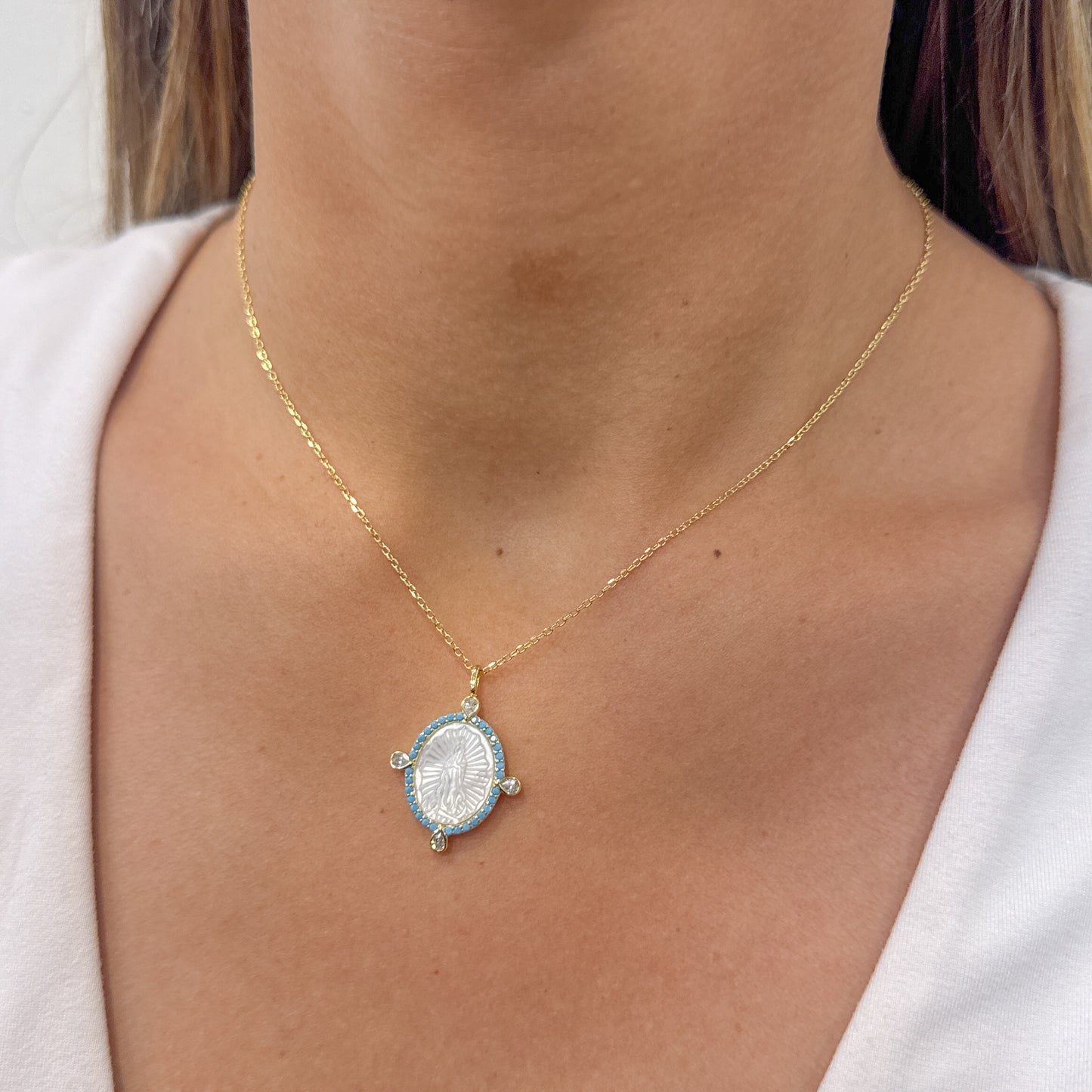 Collar FRIN Dorado