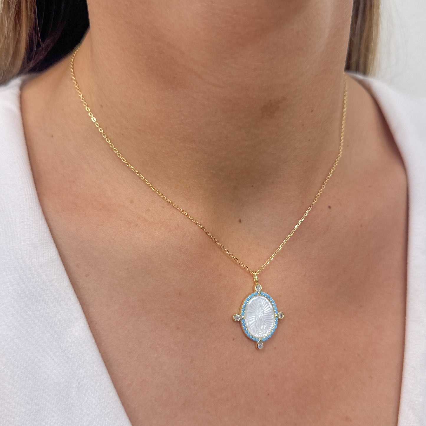 Collar FRIN Dorado