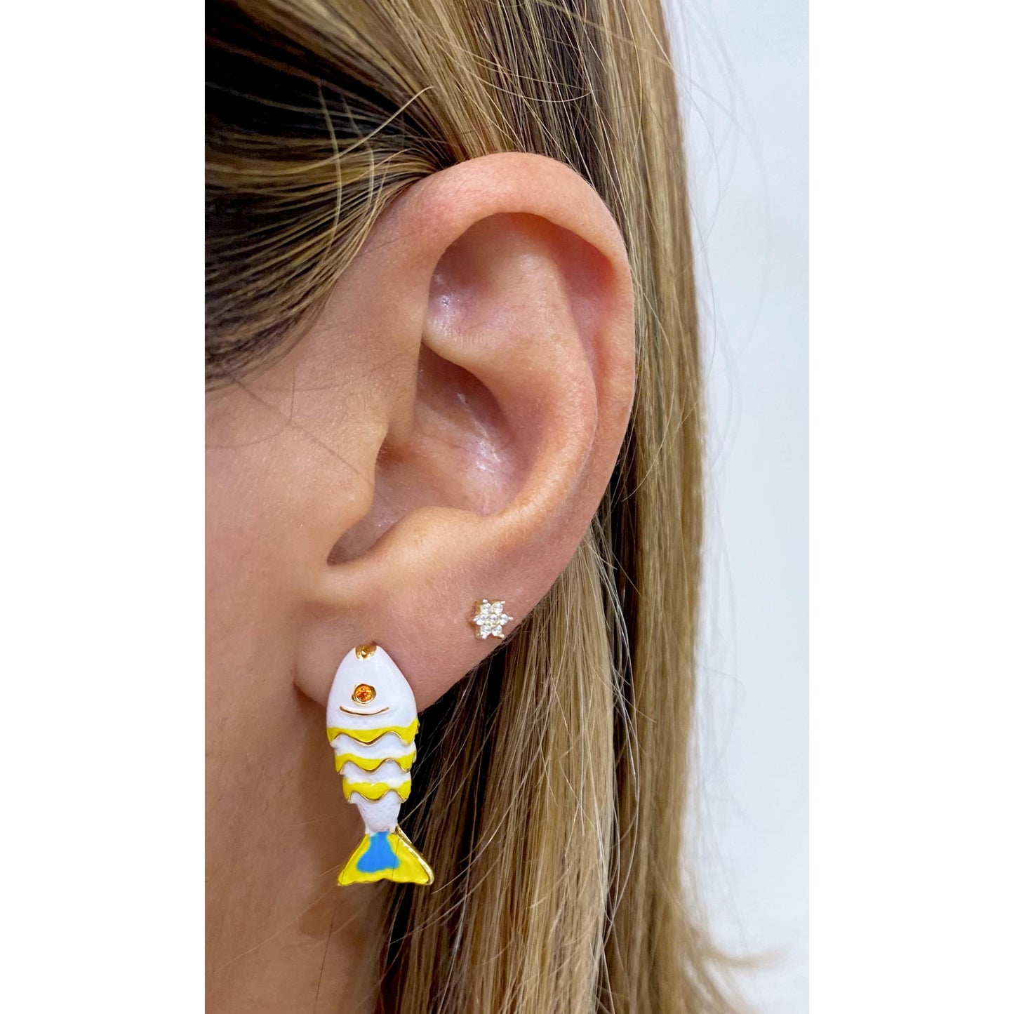 Aretes UKIM Blanco