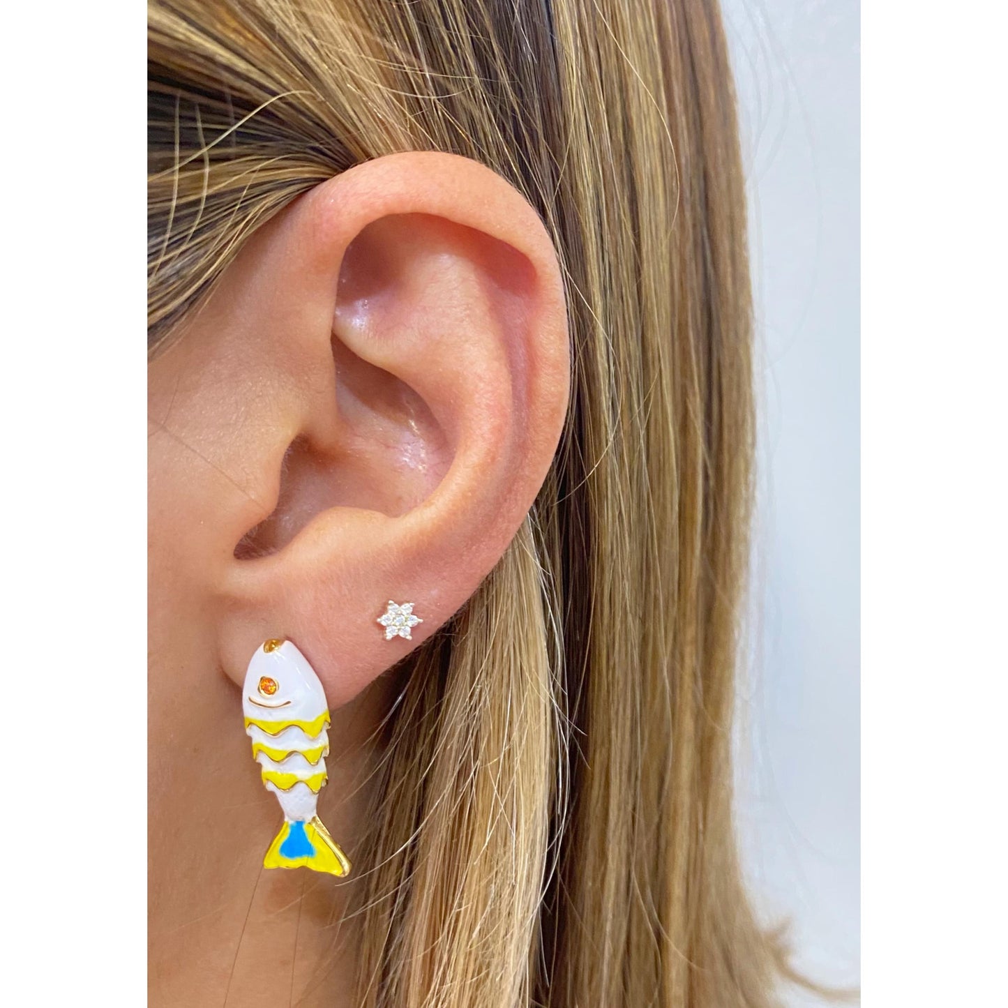 Aretes UKIM Blanco