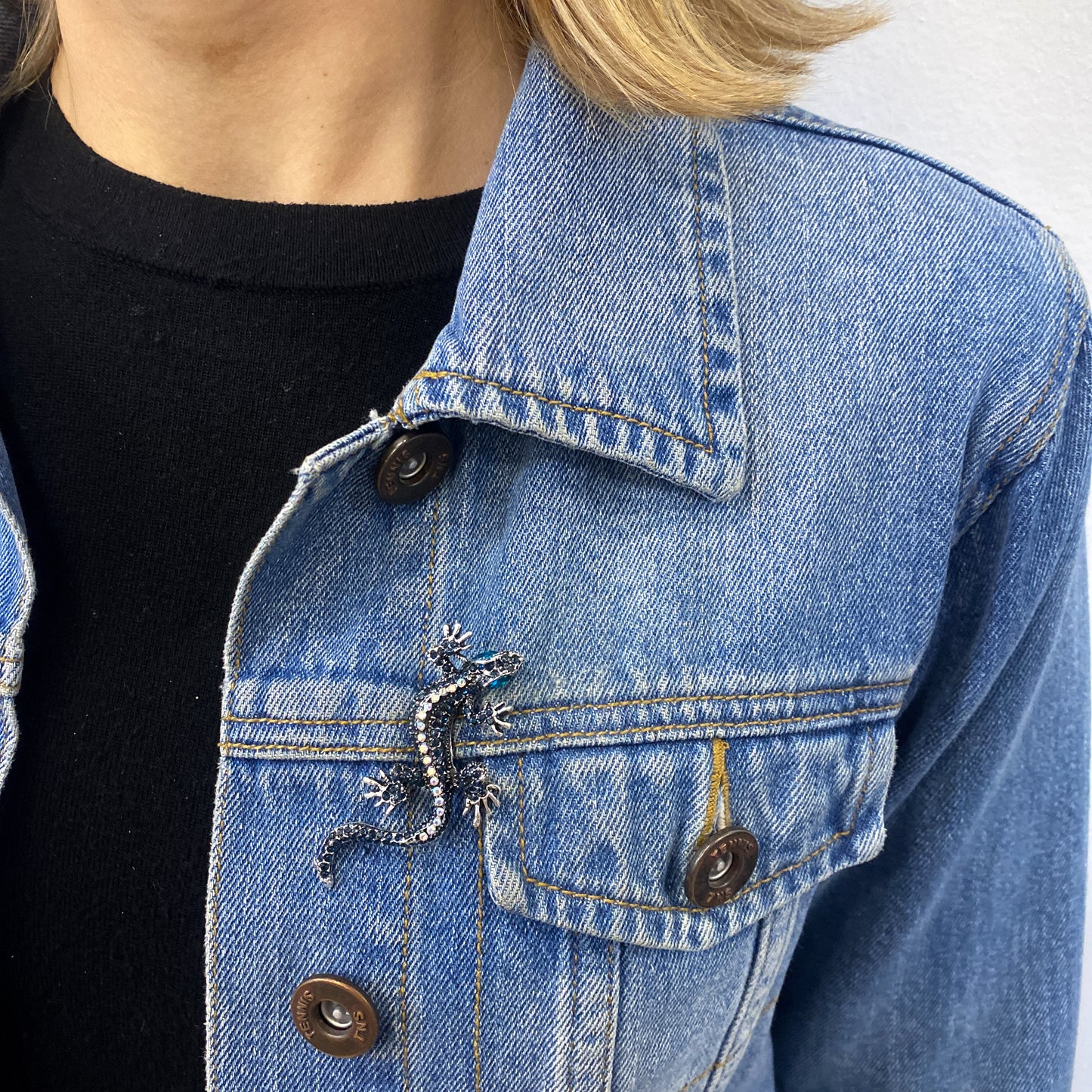 Prendedor ATIK Azul Oscuro 🦎