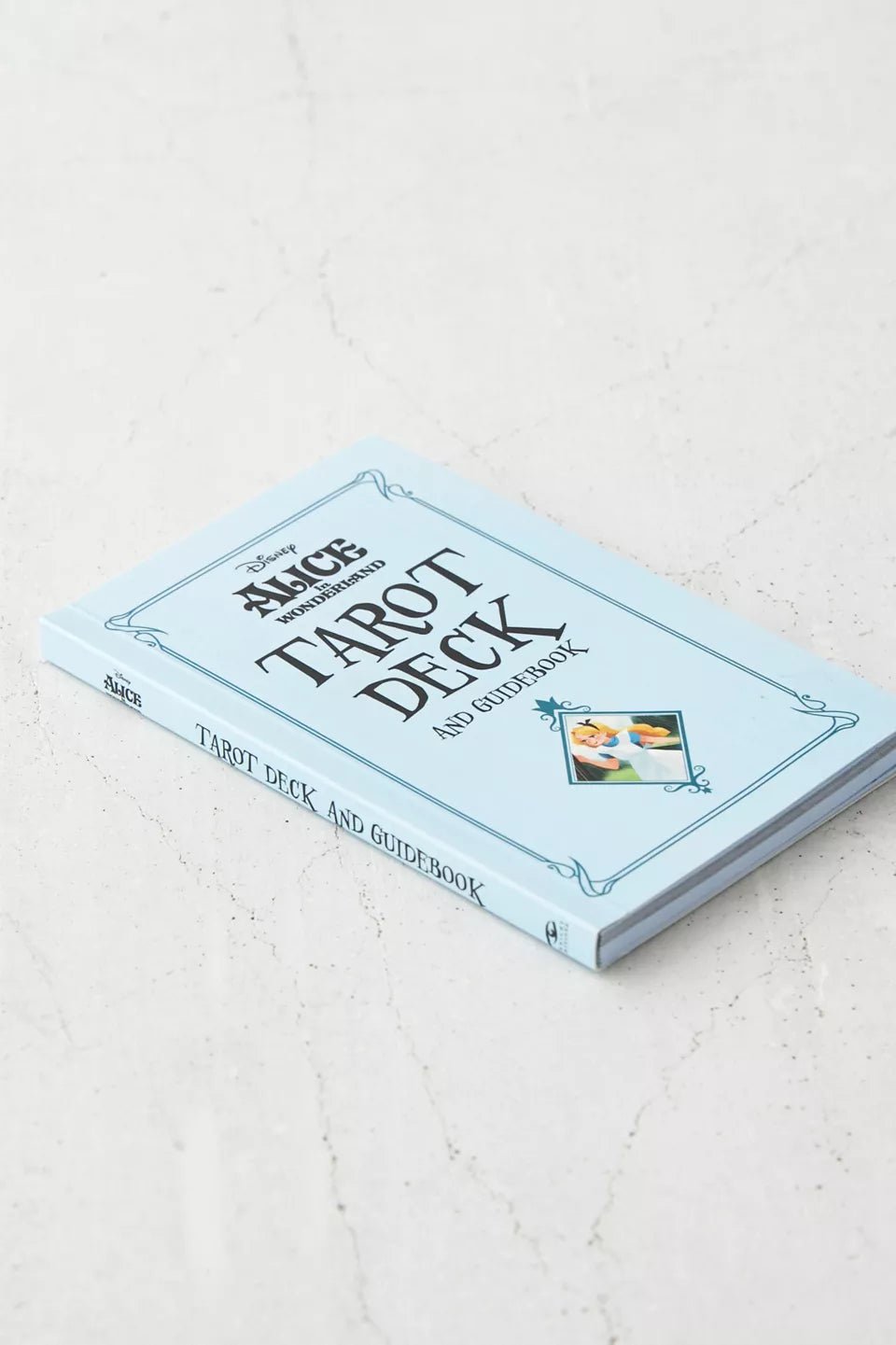 Alice In Wonderland Tarot Deck And Guidebook By Minerva Siegel & Lisa Vannini - OparinaAlice In Wonderland Tarot Deck And Guidebook By Minerva Siegel & Lisa VanniniLifestyleOparinaOparina