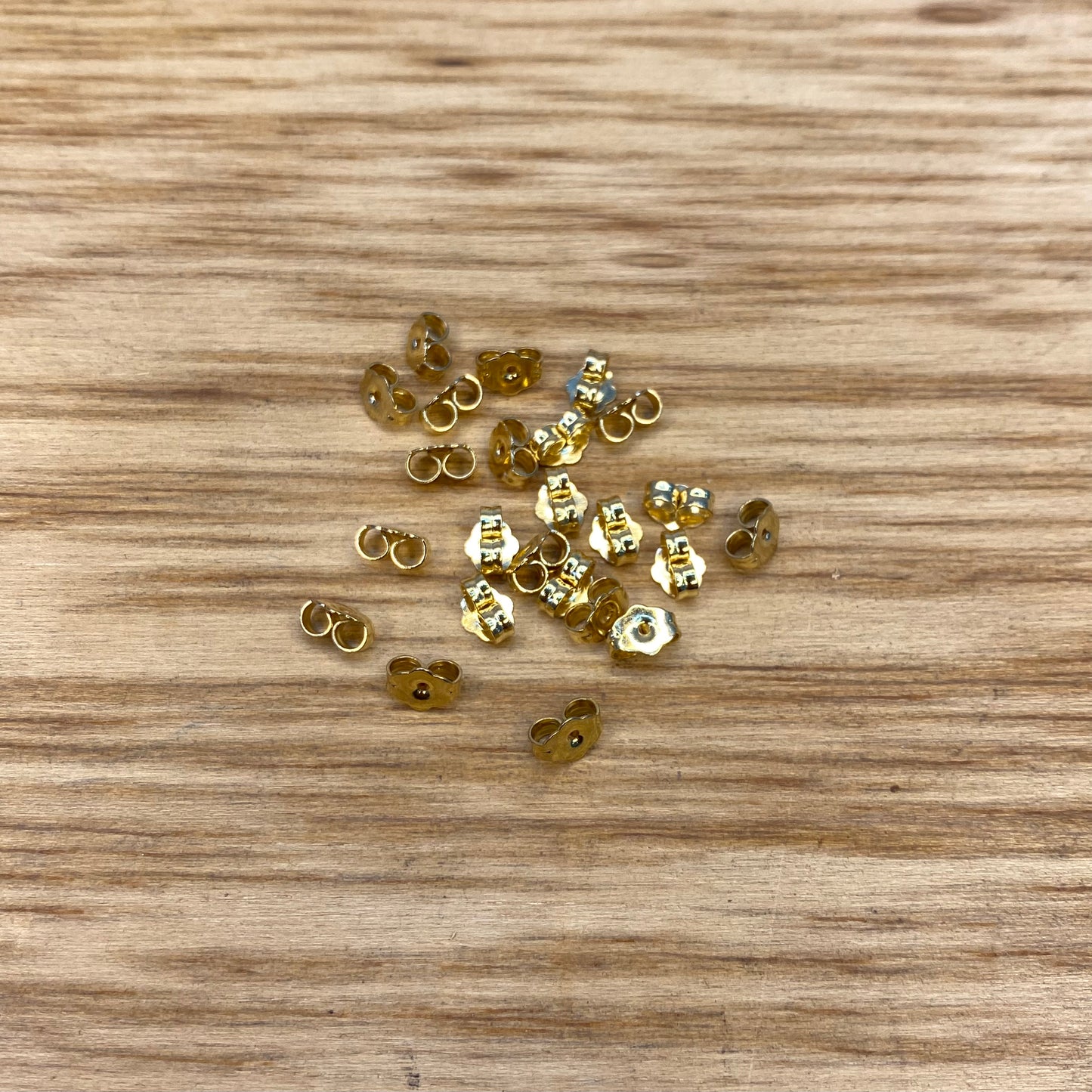 Topes Mariposa Dorados para Aretes 5mm en Fantasia