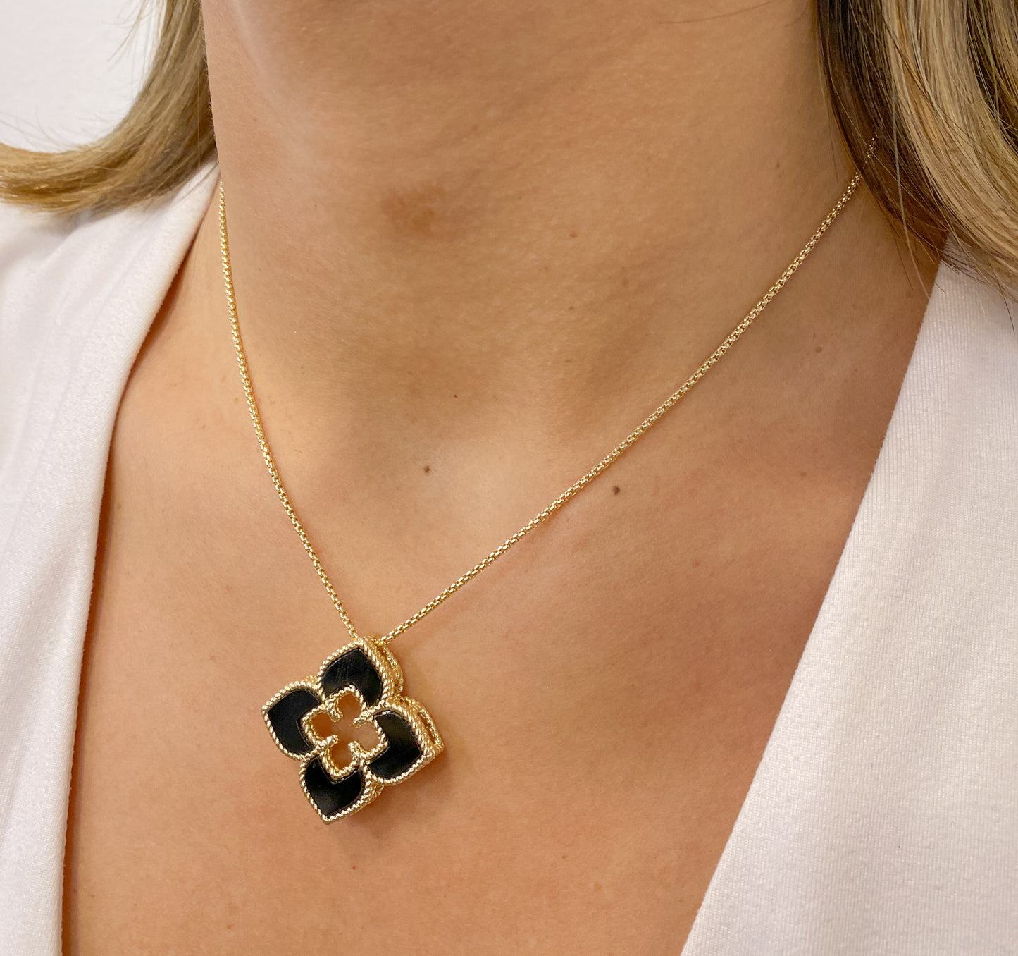 Collar DIKON Negro (Dije 3cm)