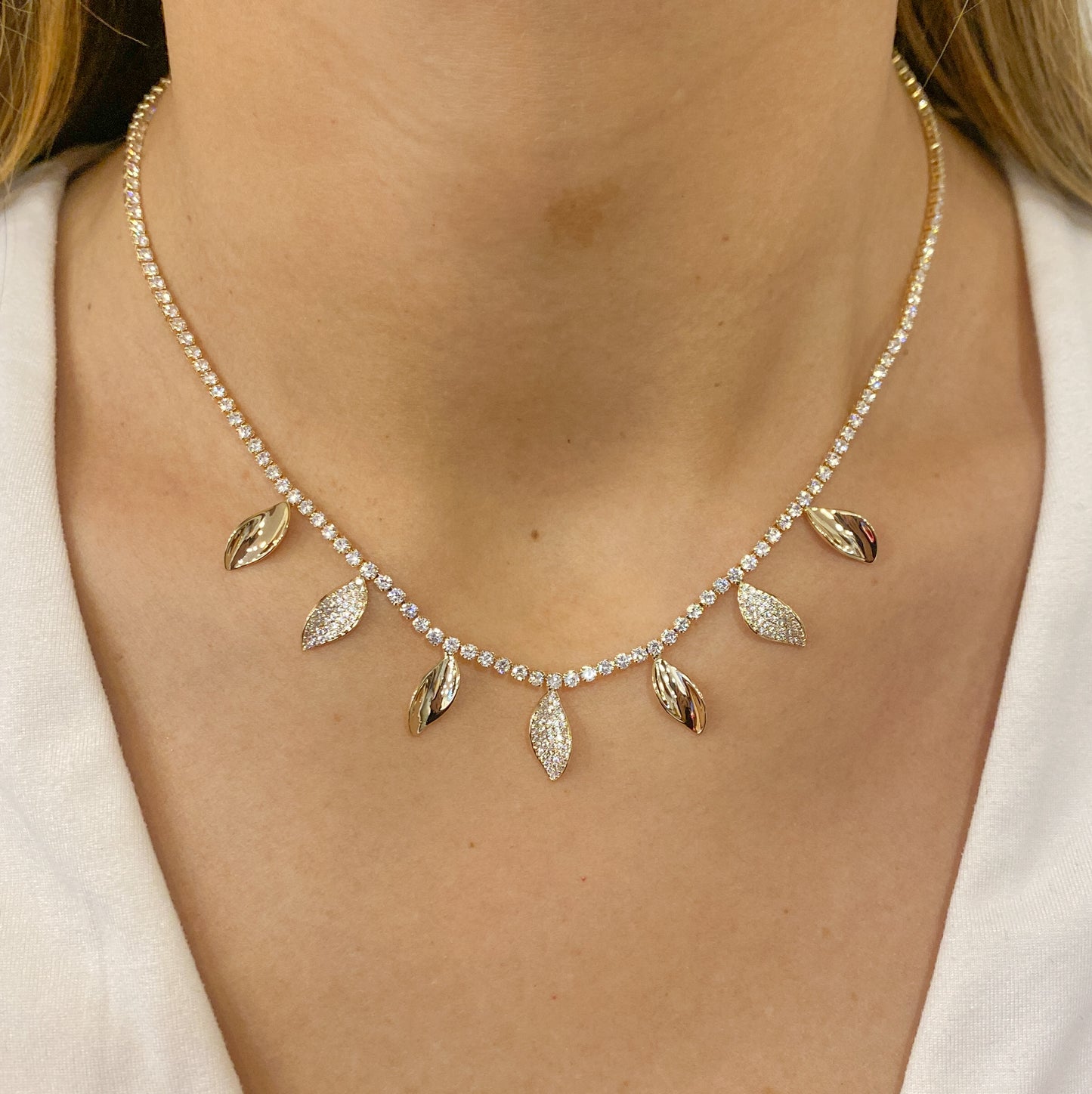Collar KAMO Dorado