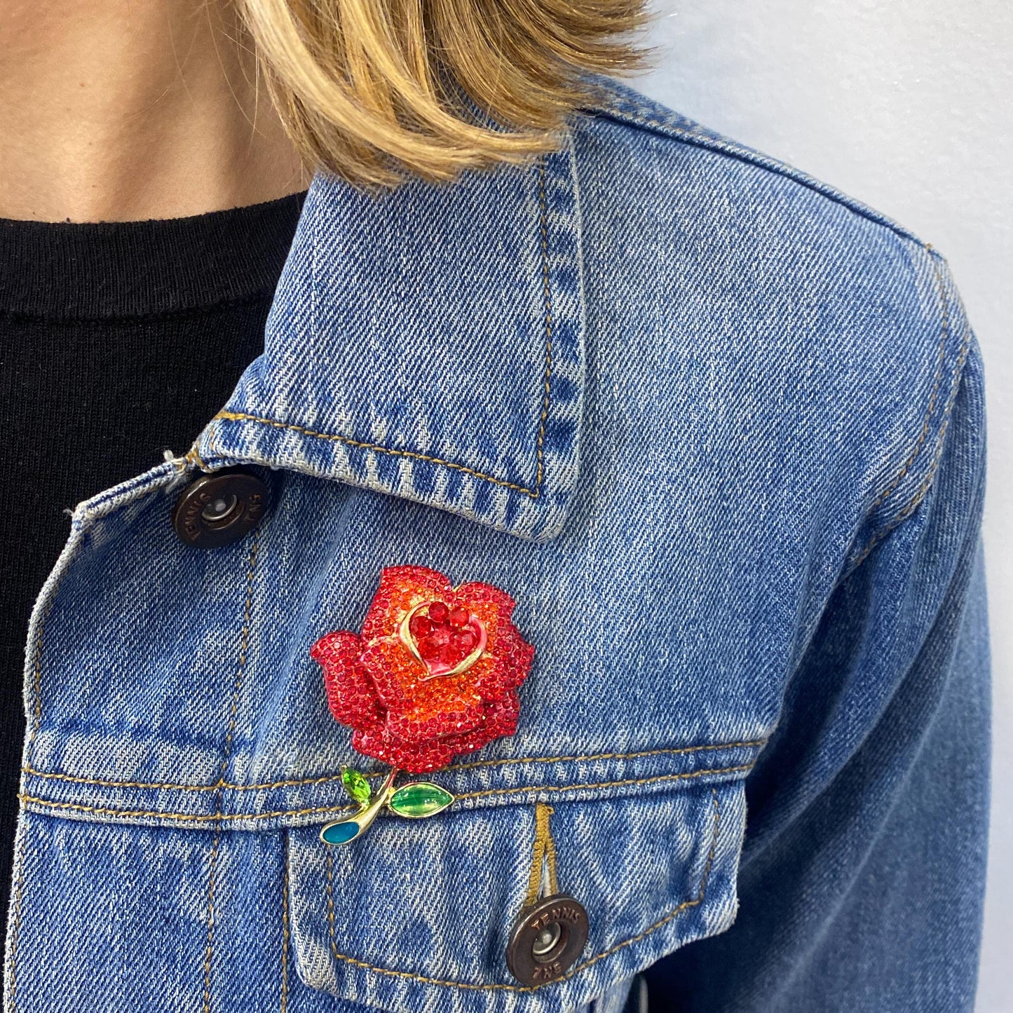 Prendedor ZURI Rojo ❤️