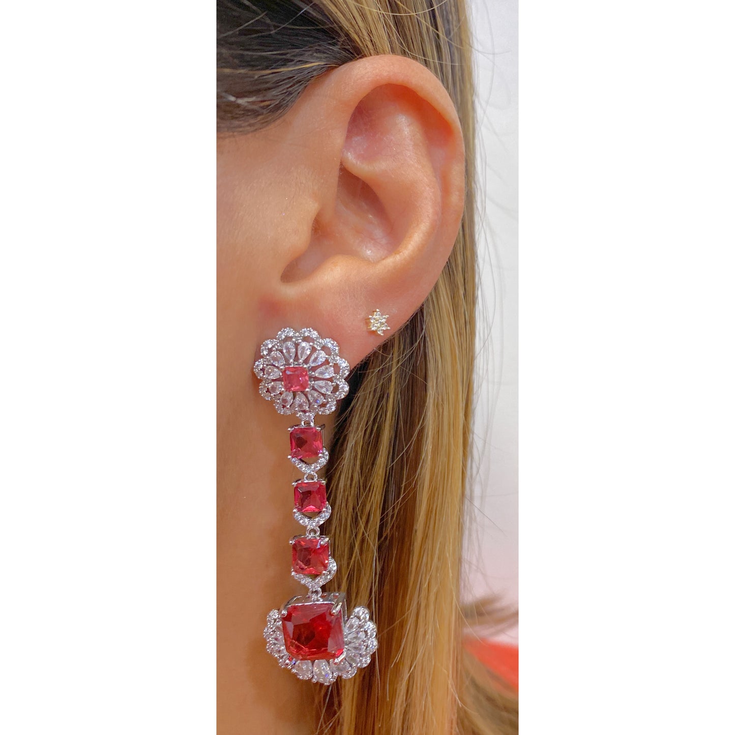 Aretes ZUGON Color Rubí