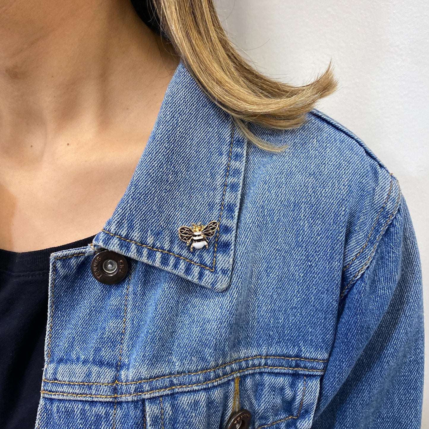 Prendedor NEJU Blanco