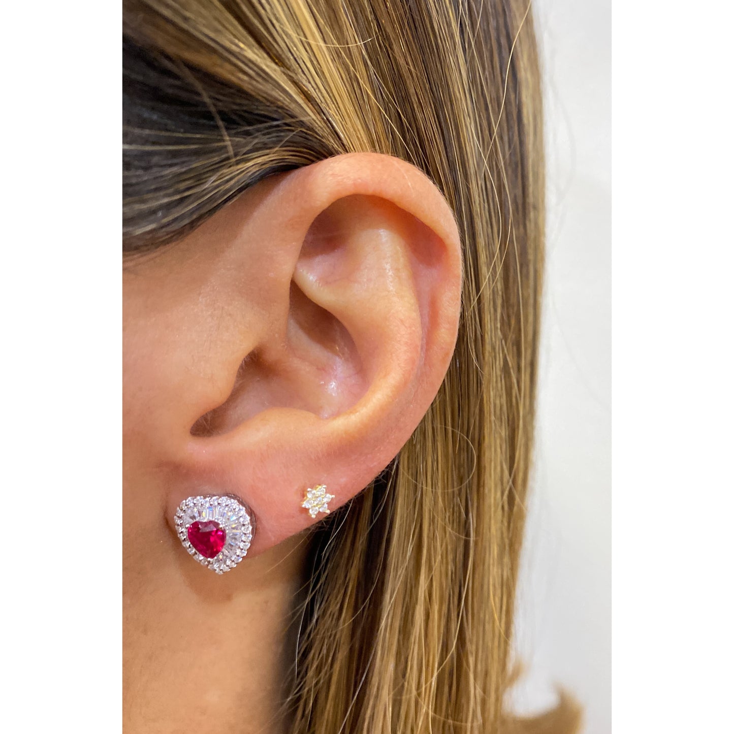 Aretes VADUR Plateado-Color Ruby