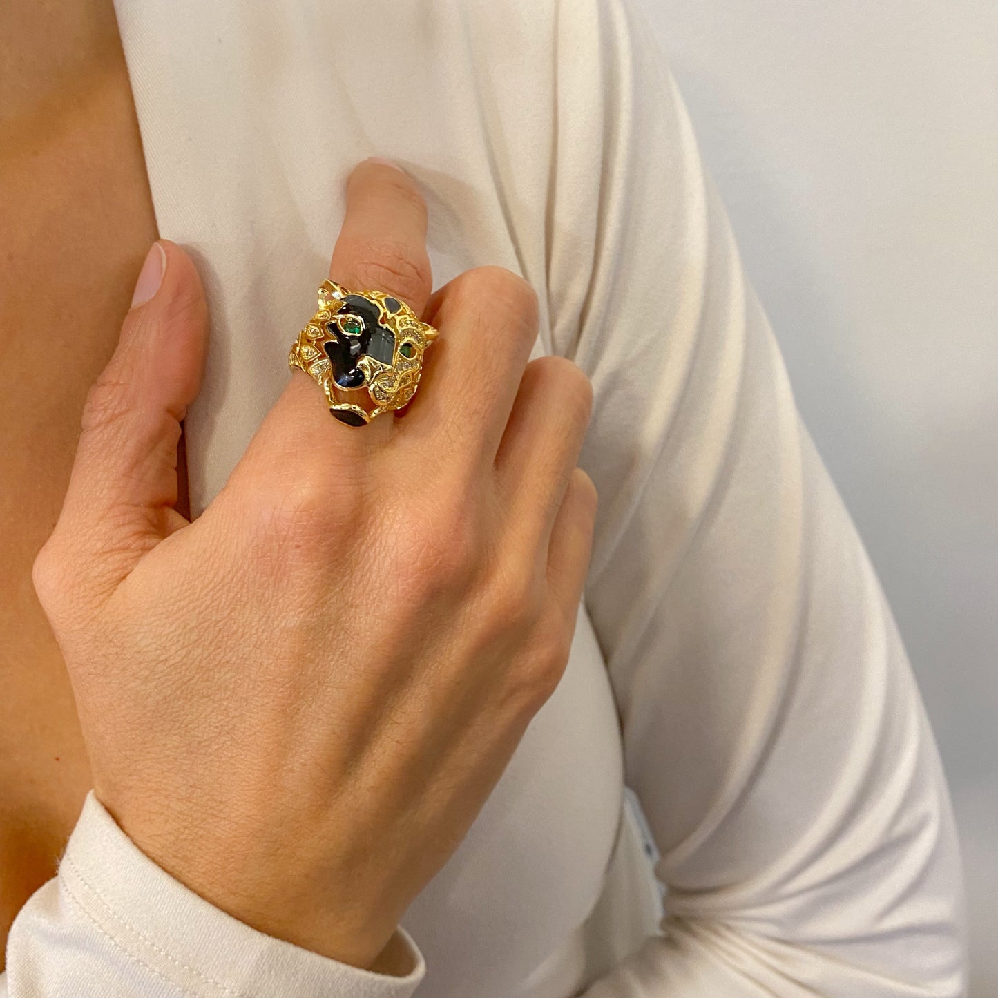 Anillo GRAWO Dorado 🐺 (Ajustable talla 7-8)