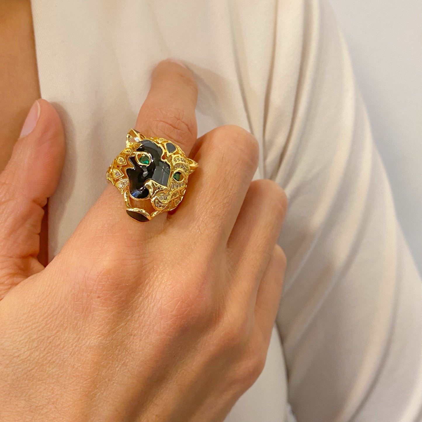 Anillo GRAWO Dorado 🐺 (Ajustable talla 7-8)
