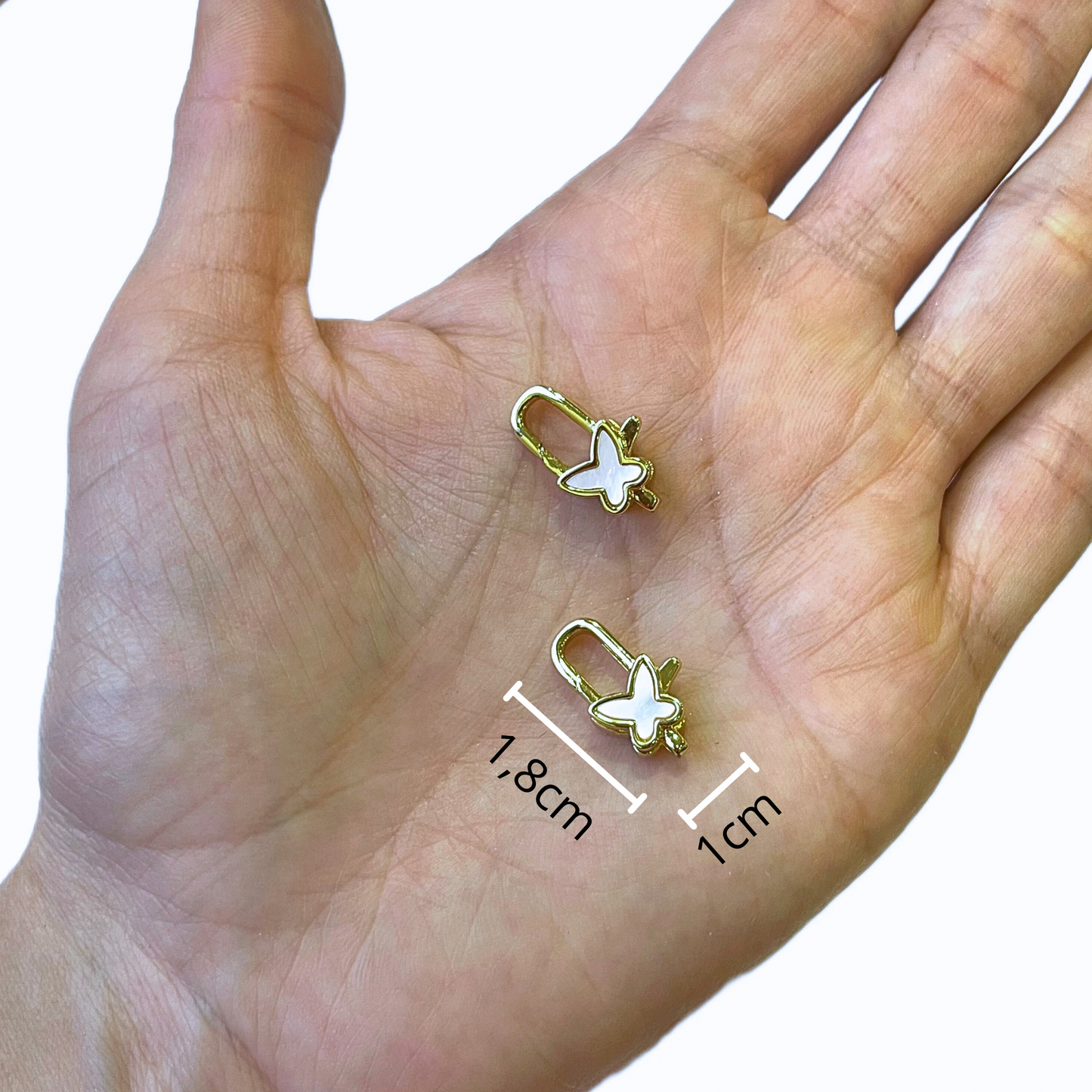 Broche Candado Dorado-Mariposa 🦋 (1,8cm*1cm)