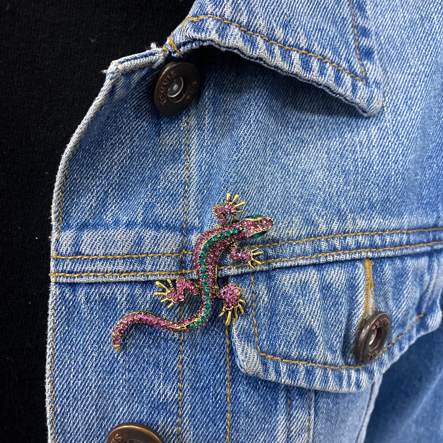 Prendedor ATIK Fucsia 🦎