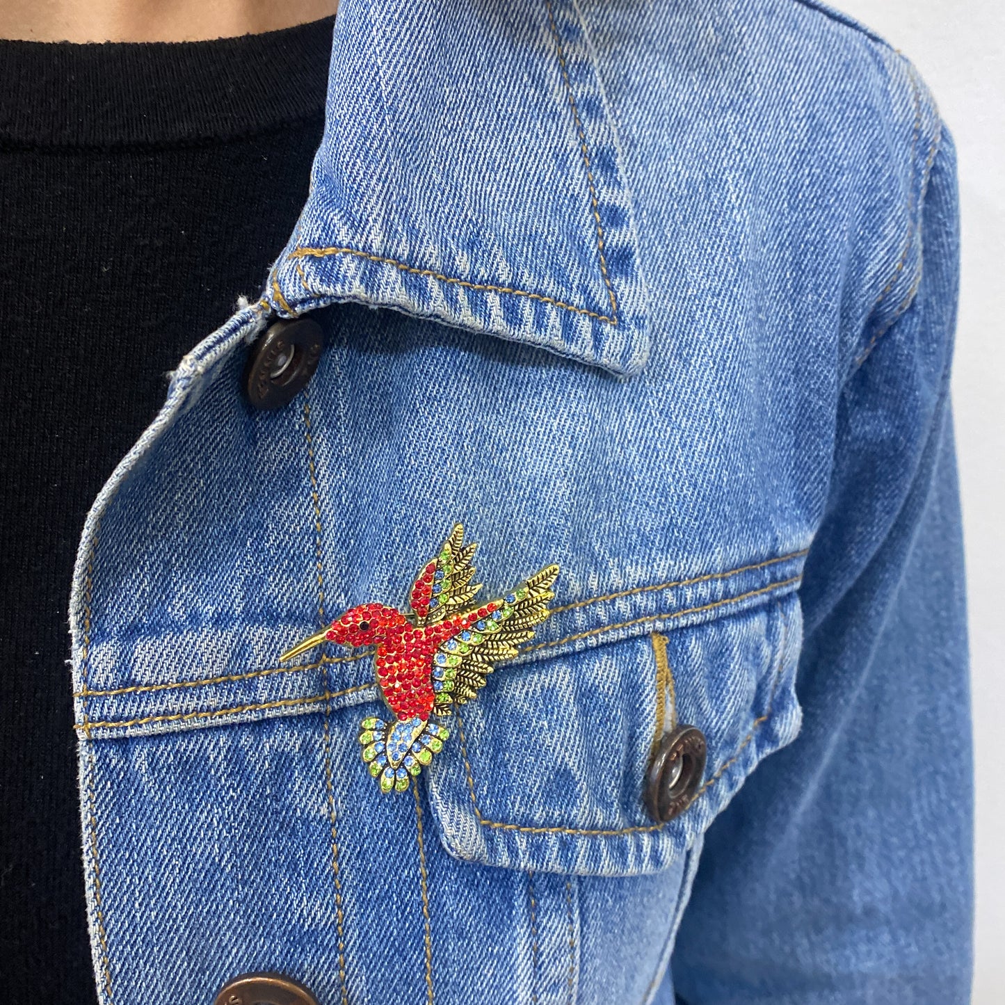 Prendedor ALKOM Rojo