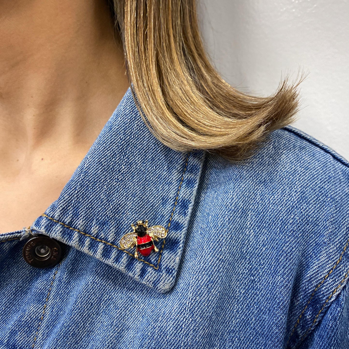 Prendedor VRIPO Rojo