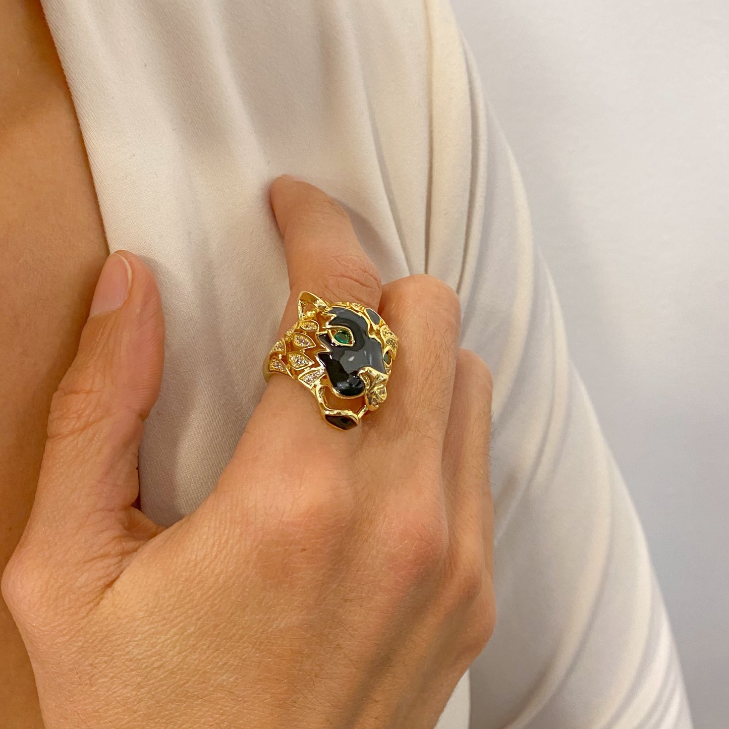 Anillo GRAWO Dorado 🐺 (Ajustable talla 7-8)