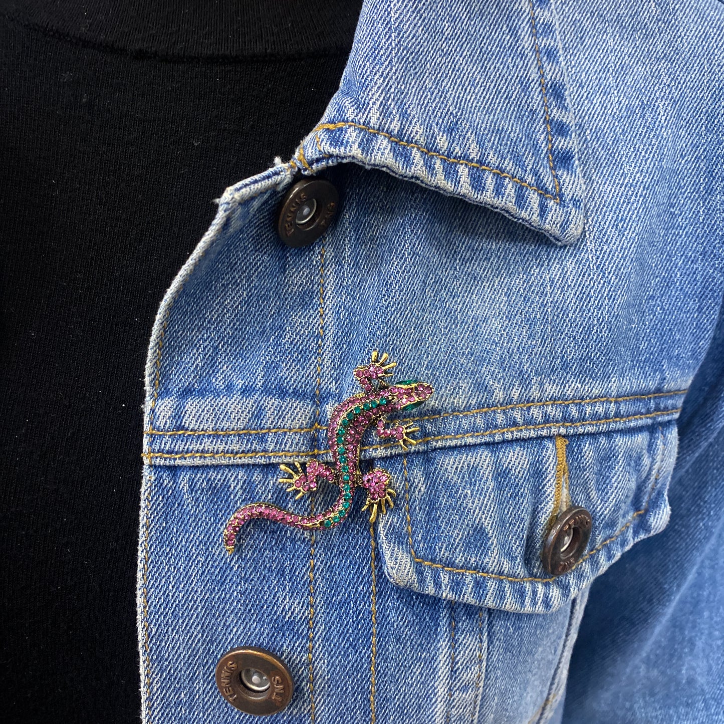 Prendedor ATIK Fucsia 🦎