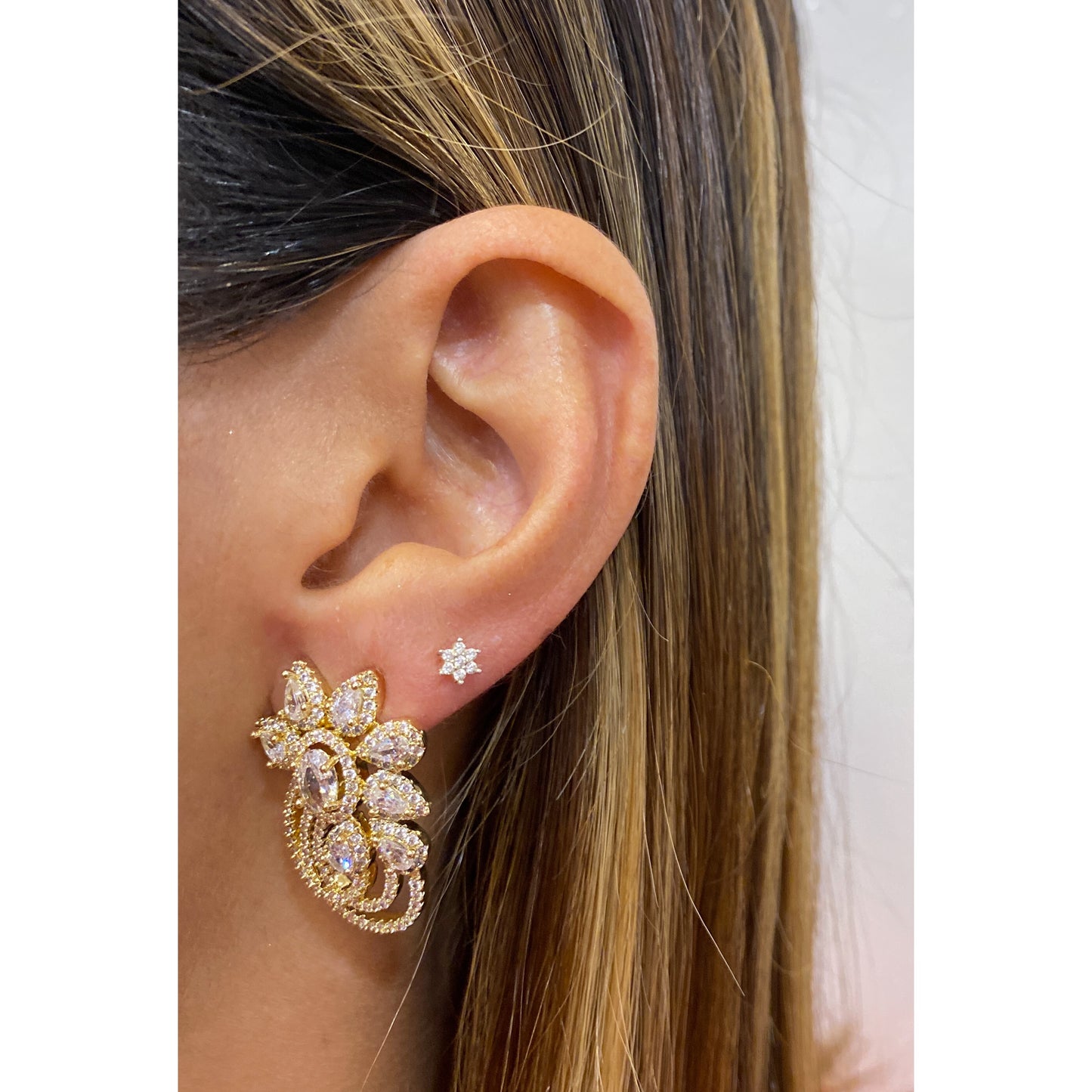 Aretes ONEFA Dorado