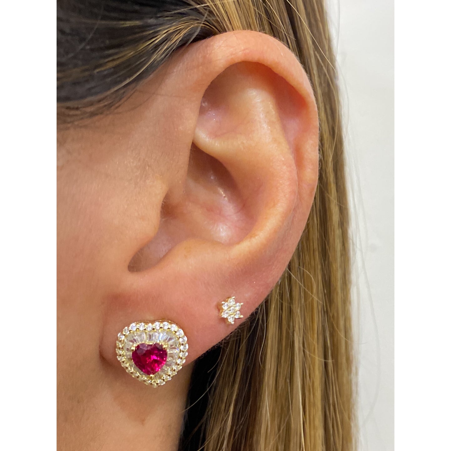 Aretes VADUR Dorado-Color Ruby