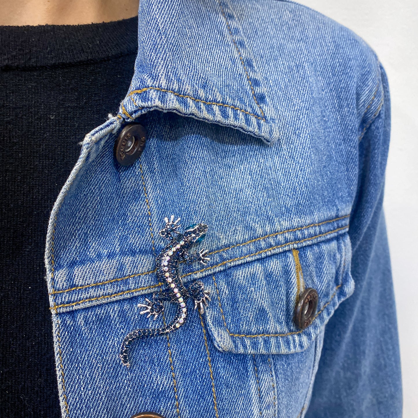 Prendedor ATIK Azul Oscuro 🦎