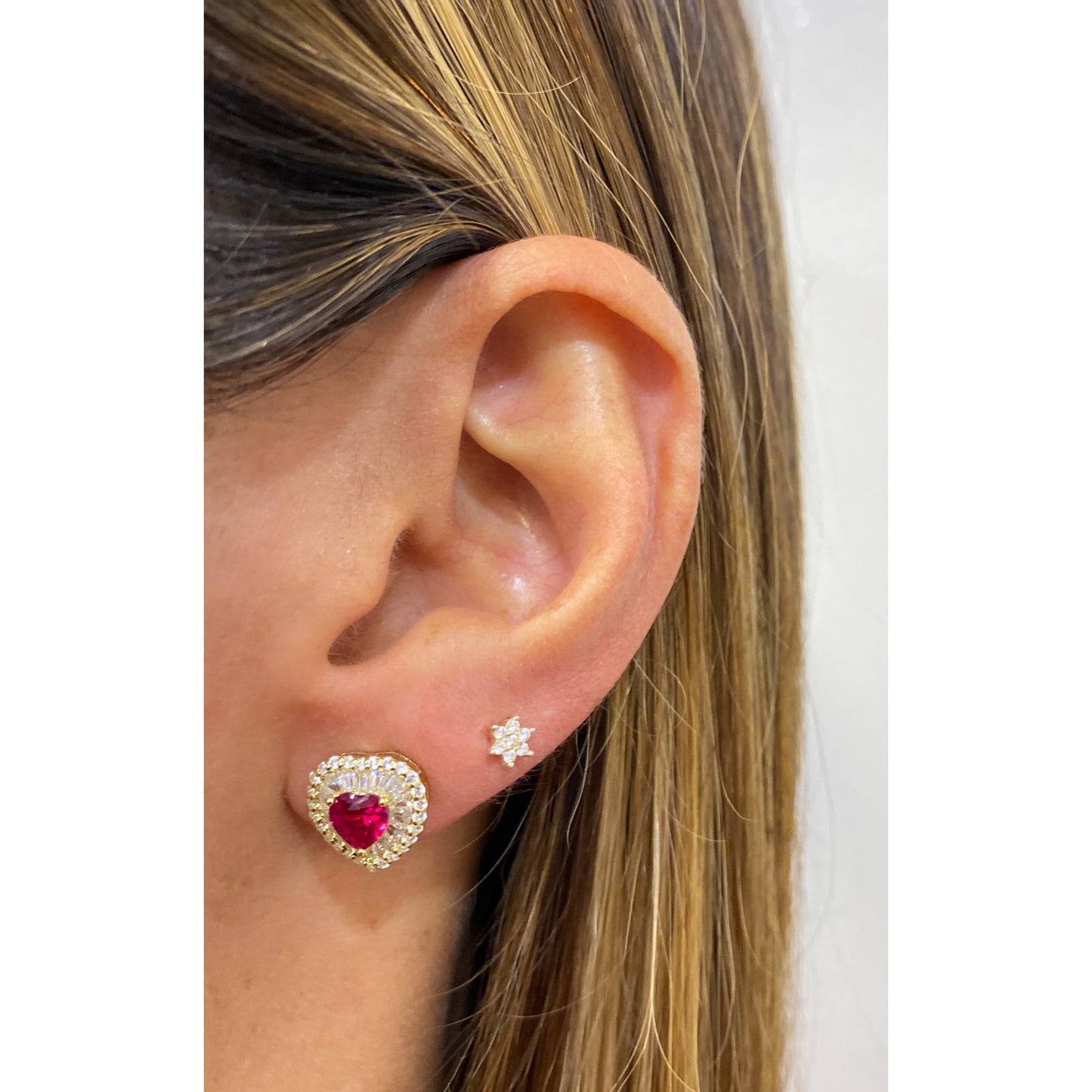 Aretes VADUR Dorado-Color Ruby