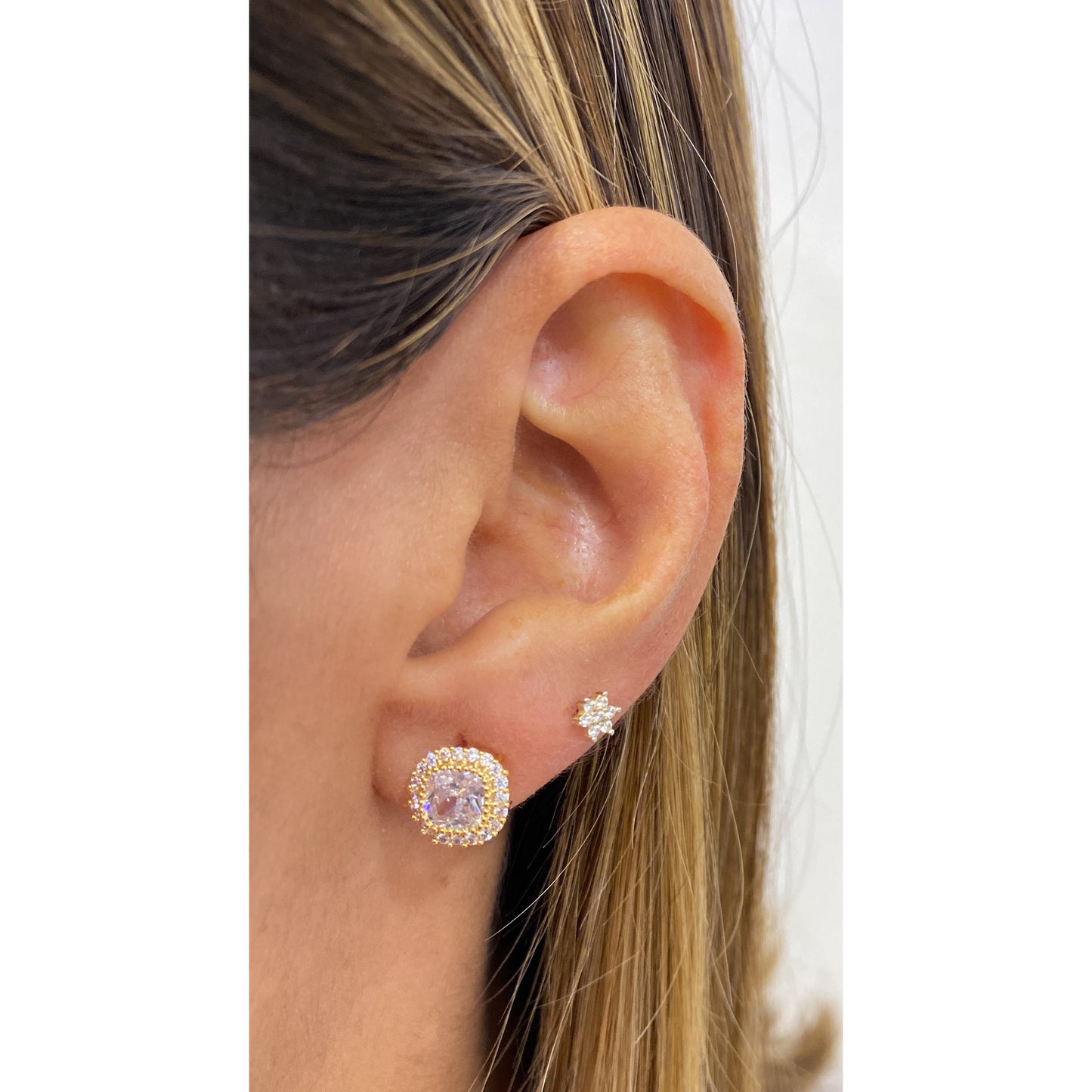 Dúo NAIKA Dorado ( Aretes + Collar )