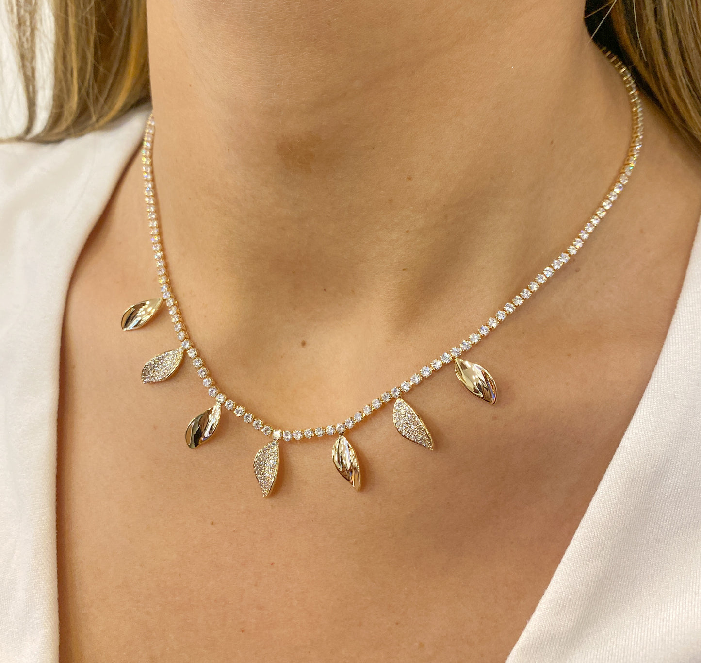 Collar KAMO Dorado